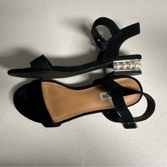Steve Madden Black Pearl Heel - Picture 2 of 7